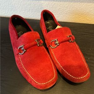 Red suede leather slides men’s casual shoes Scarpe Designer Cherruti size 28?